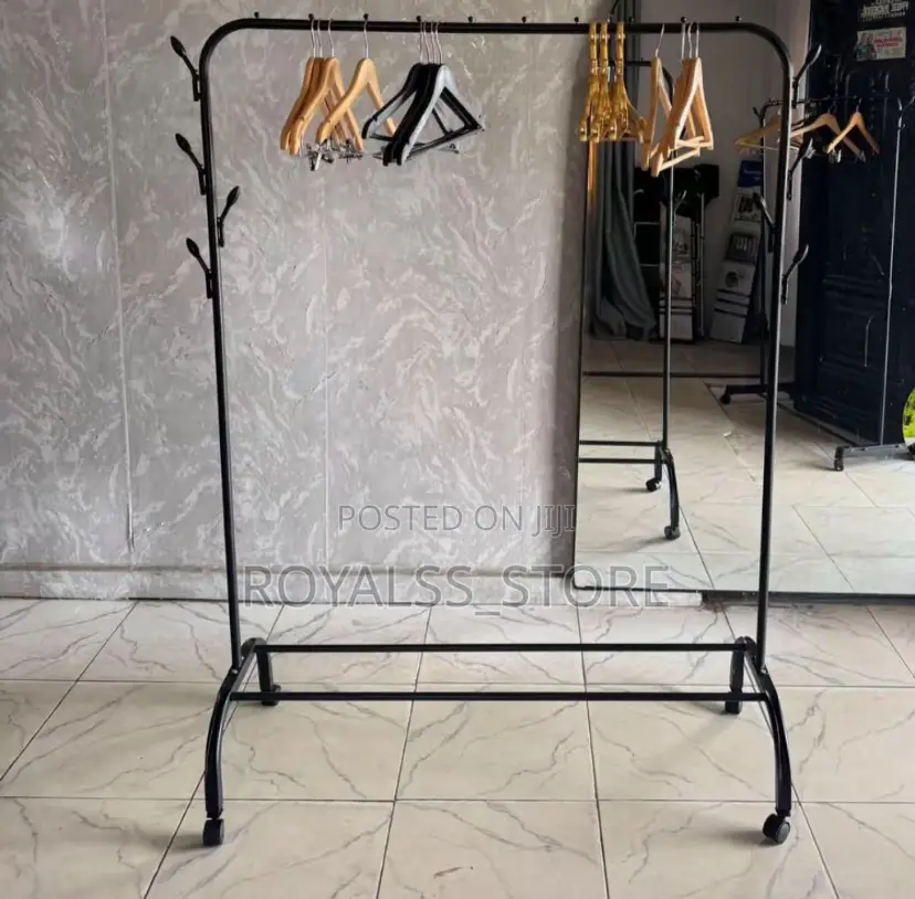 Single Pole Metal Cloth Hanger With Wheels