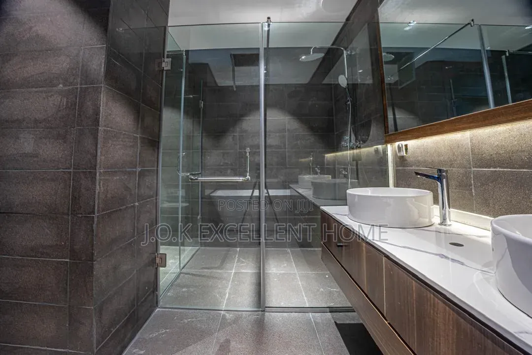 4bdrm Penthouse in Victoria Island Extension for rent