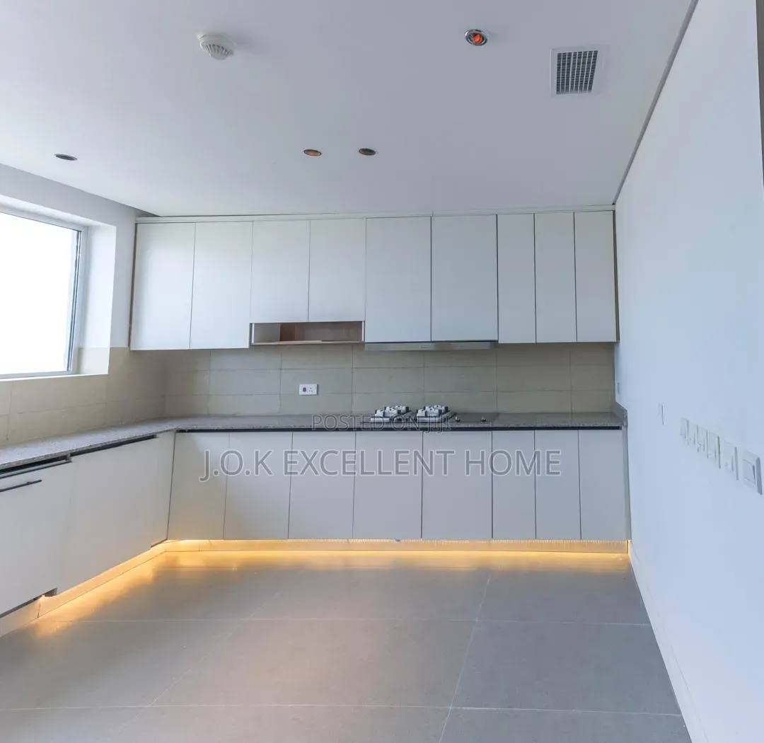 4bdrm Penthouse in Victoria Island Extension for rent