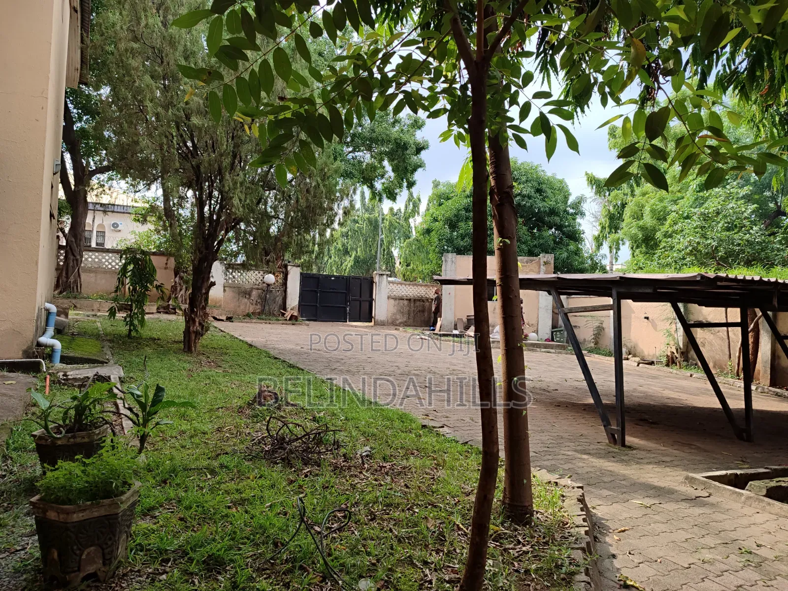 6bdrm Duplex in Wuse 2 for sale