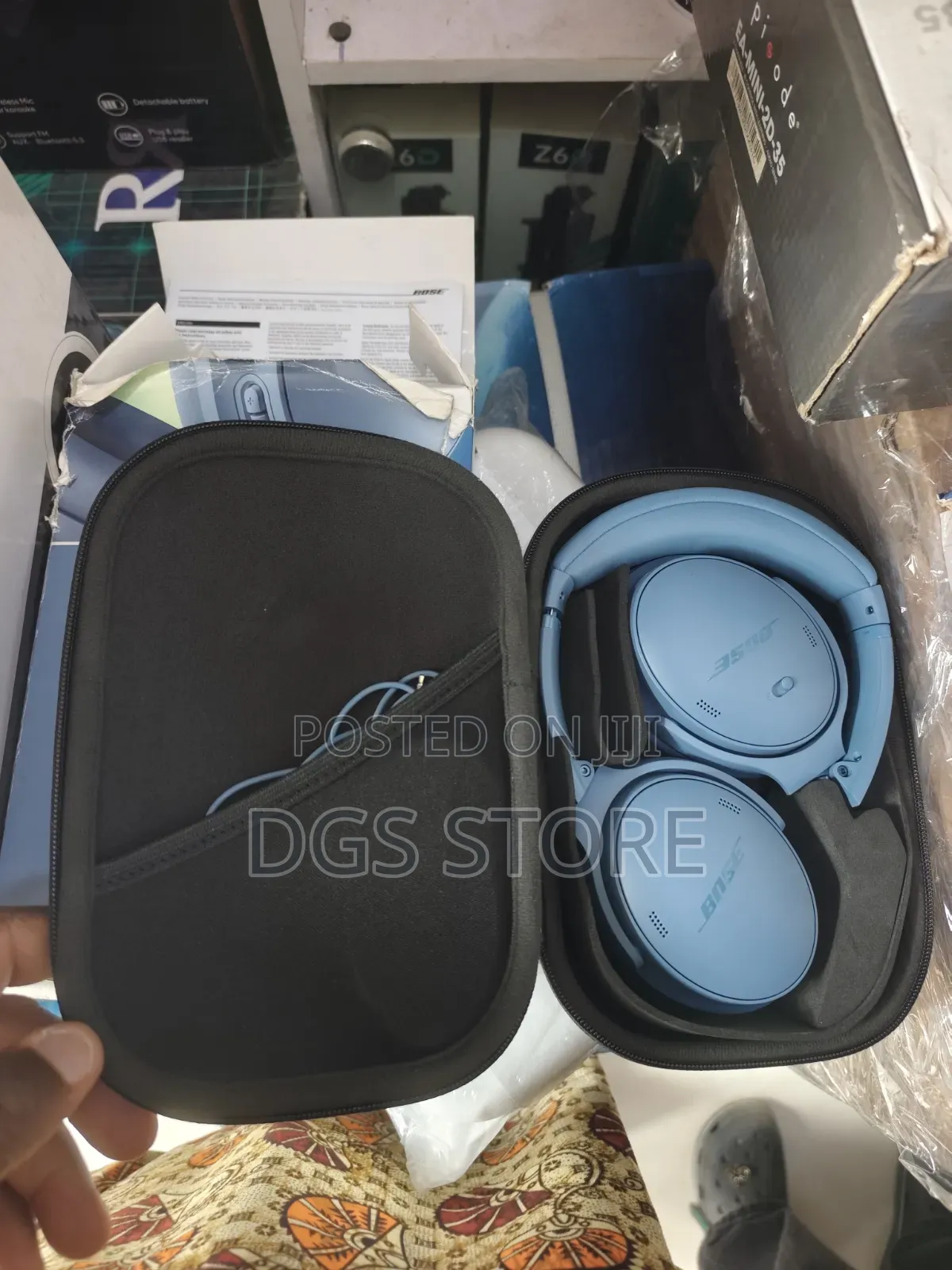 Open Box Bose Quietcomfort Bluetooth Headphone Blue Color