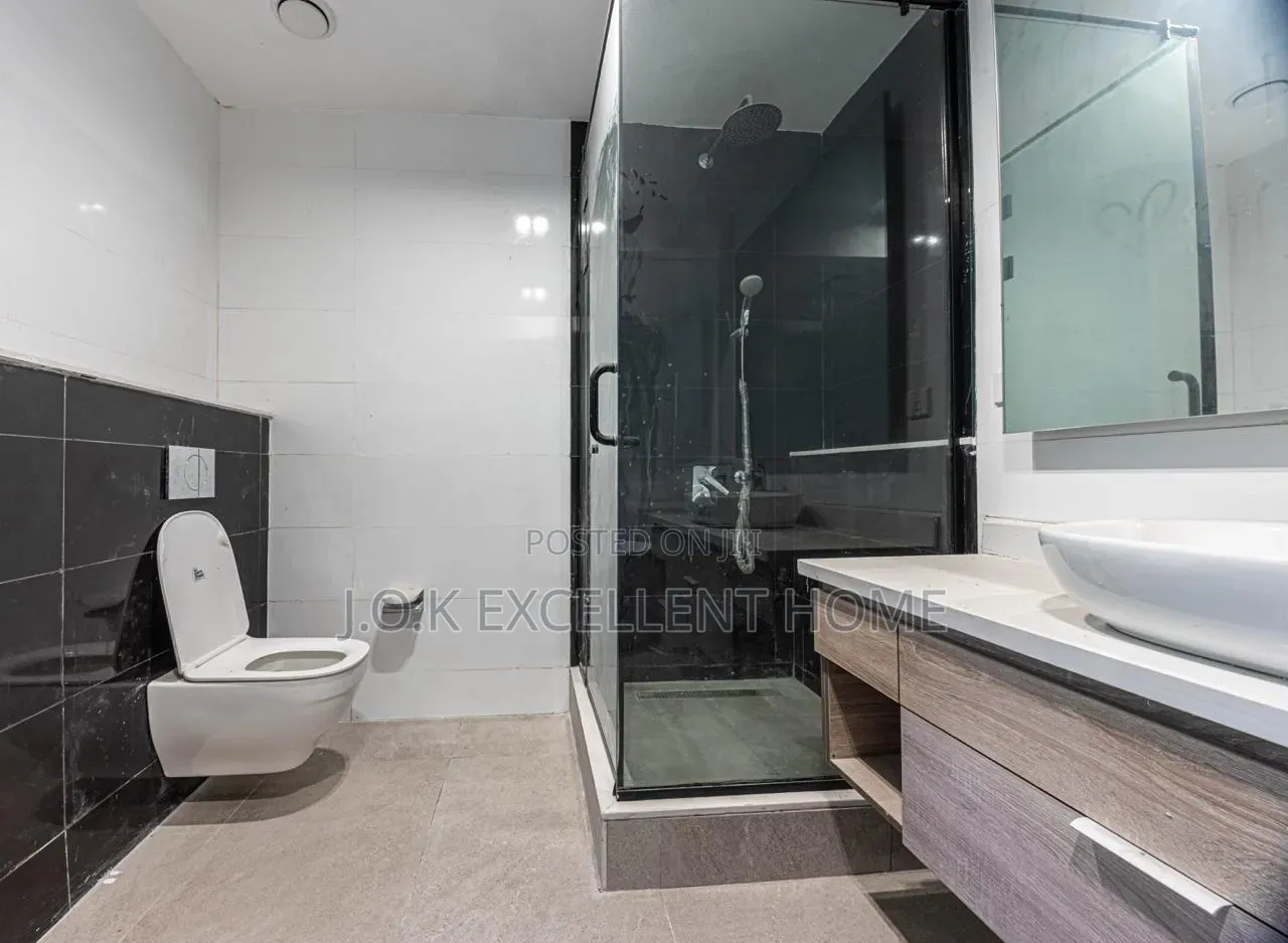 4bdrm Penthouse in Victoria Island Extension for rent