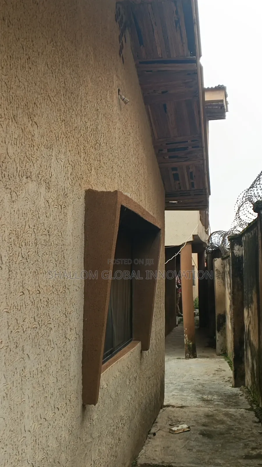 7bdrm Duplex in Akobo for sale
