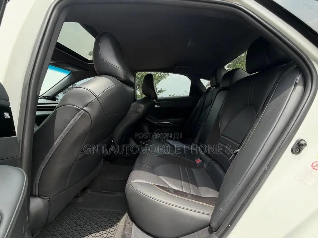 Toyota Avalon 2019 White