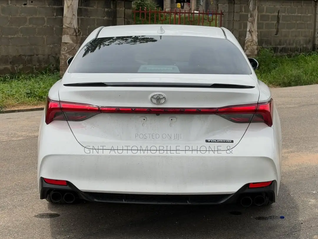 Toyota Avalon 2019 White