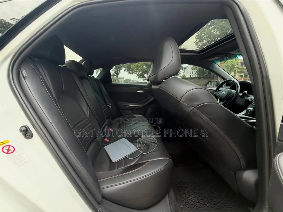 Toyota Avalon 2019 White