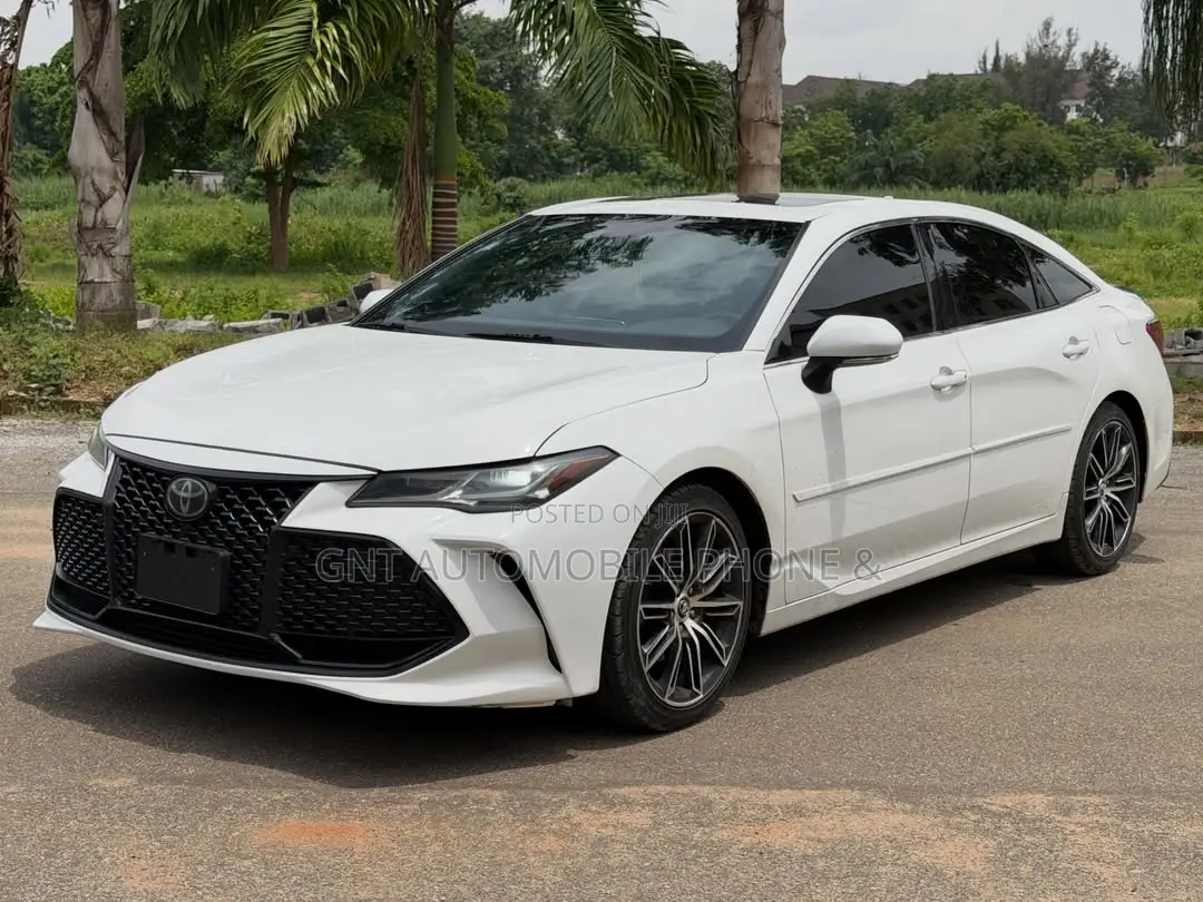 Toyota Avalon 2019 White