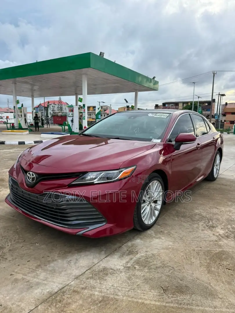 Toyota Camry 2018 Red
