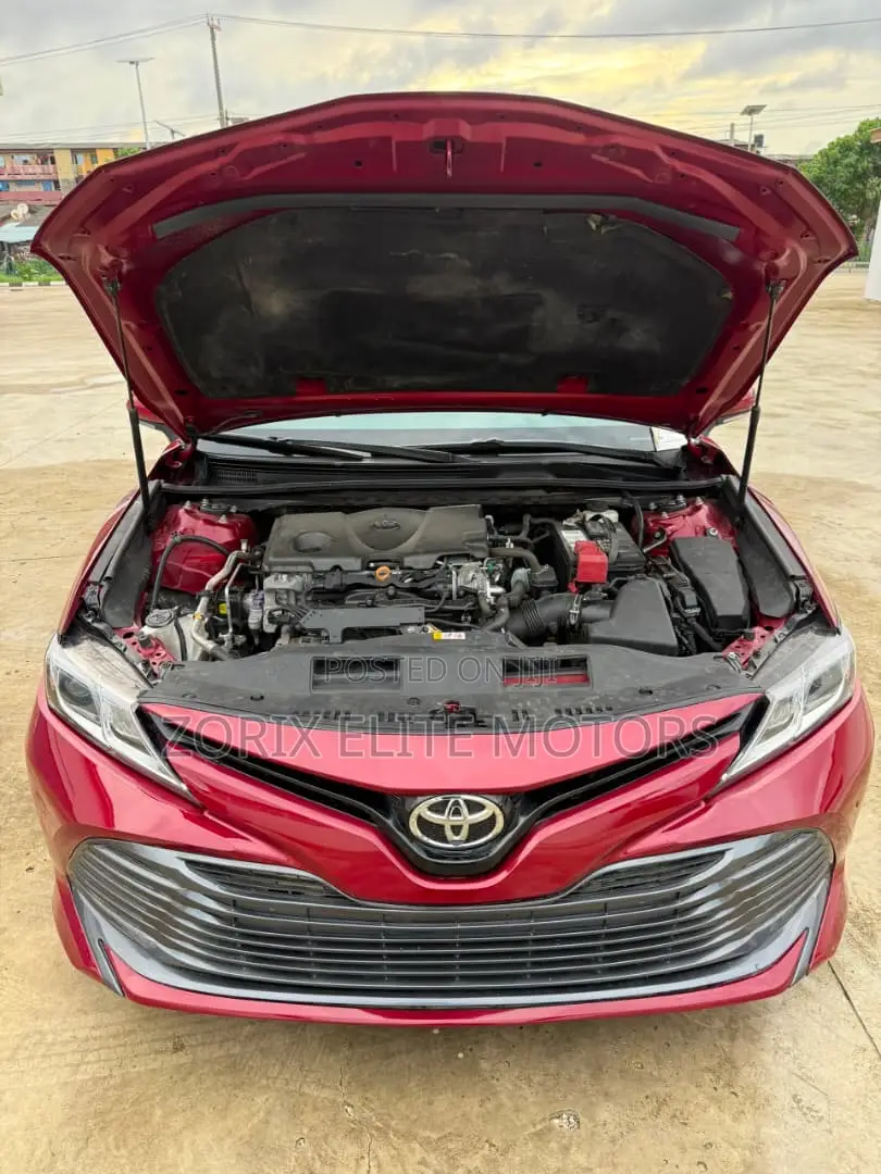 Toyota Camry 2018 Red