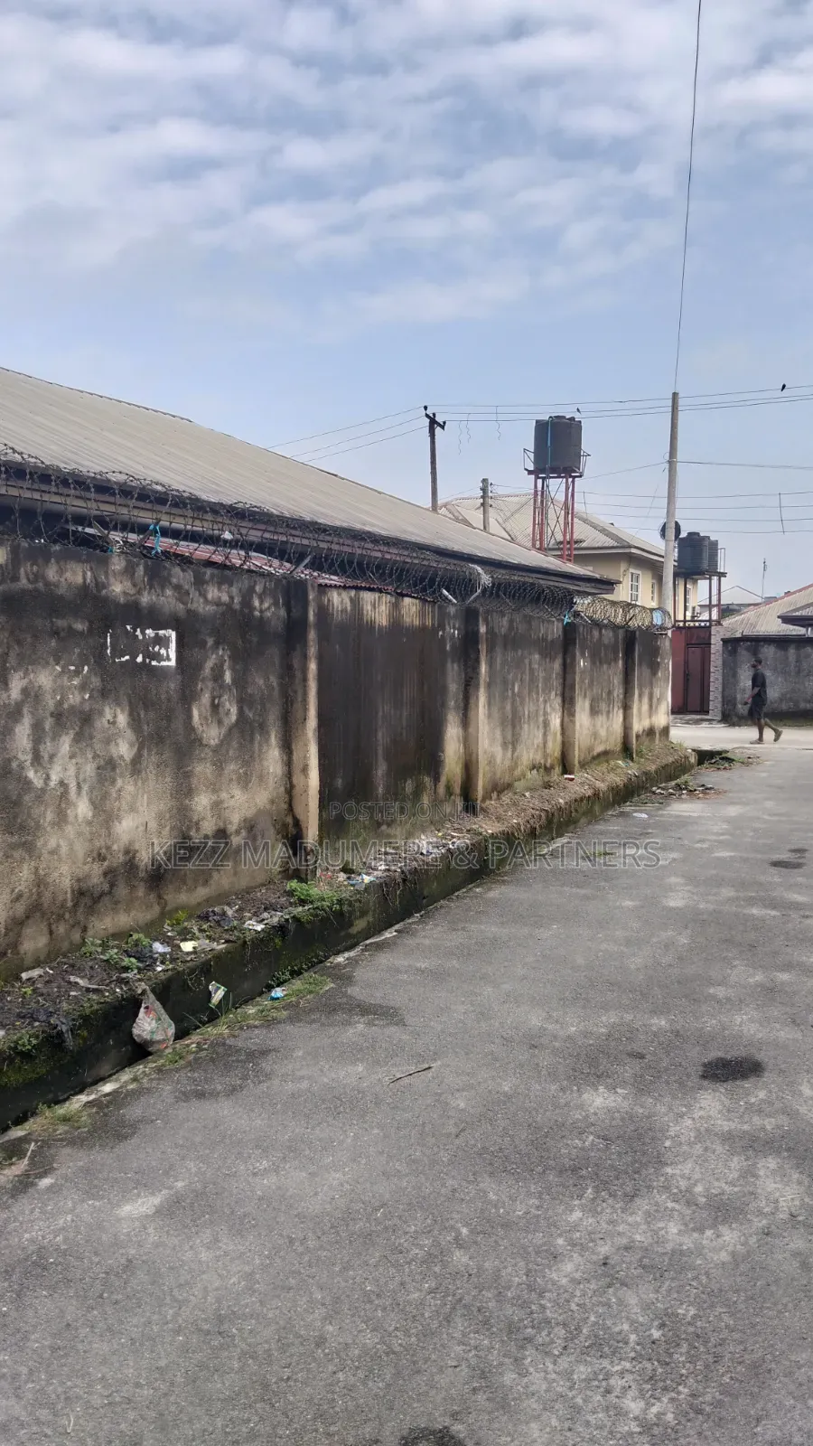 For Sale : Fenced 650 SQMTRS With Structures at Independence Layout.