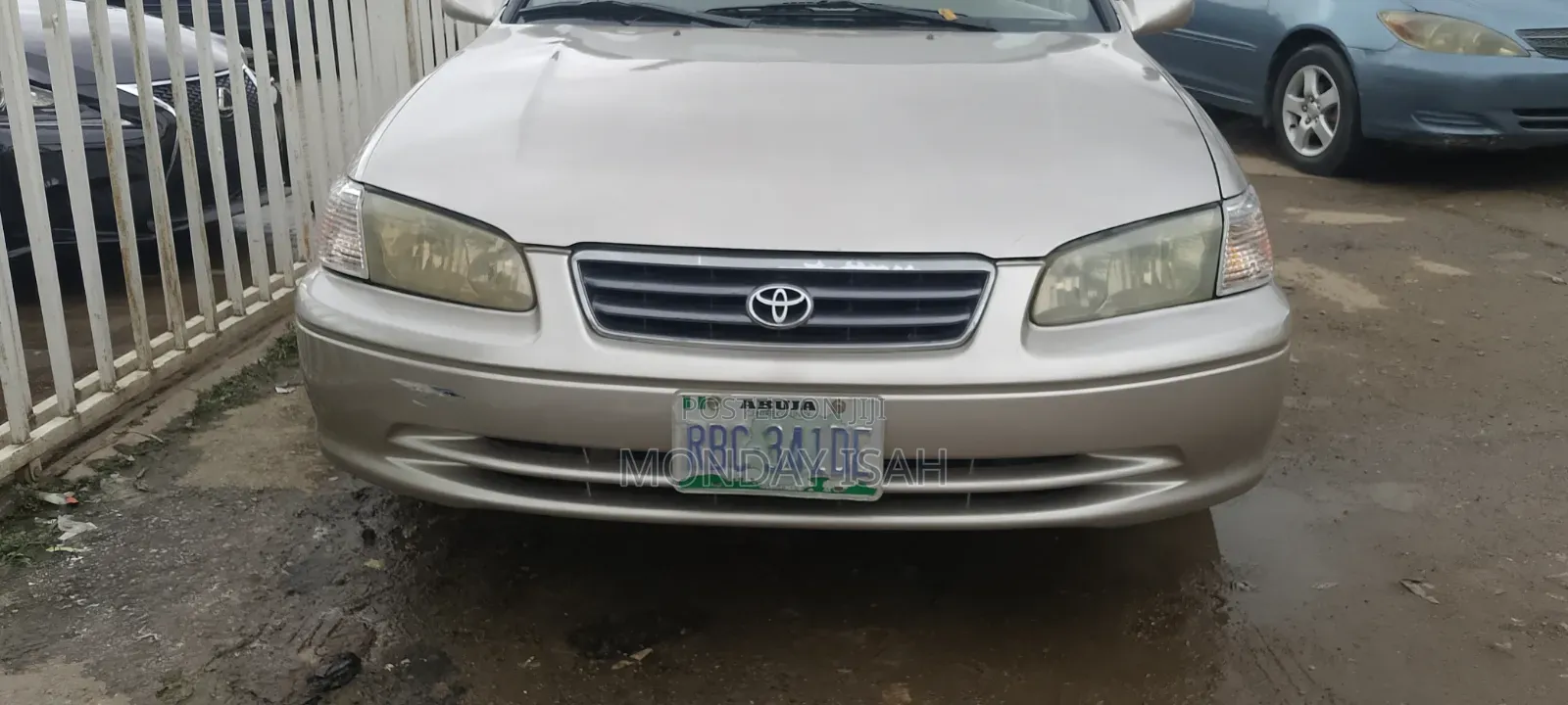 Toyota Camry 2001 Gold