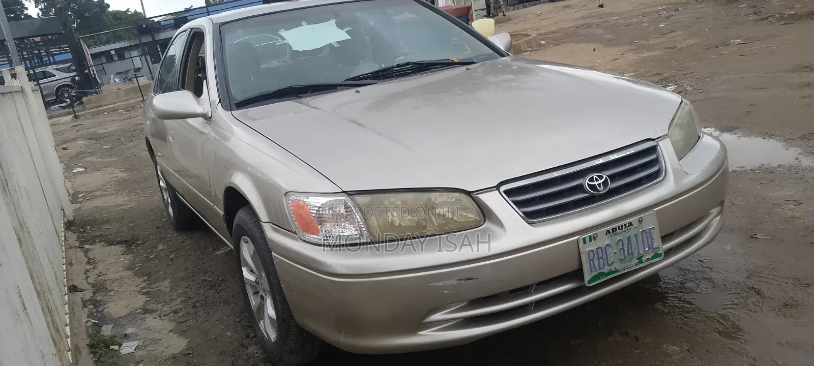 Toyota Camry 2001 Gold