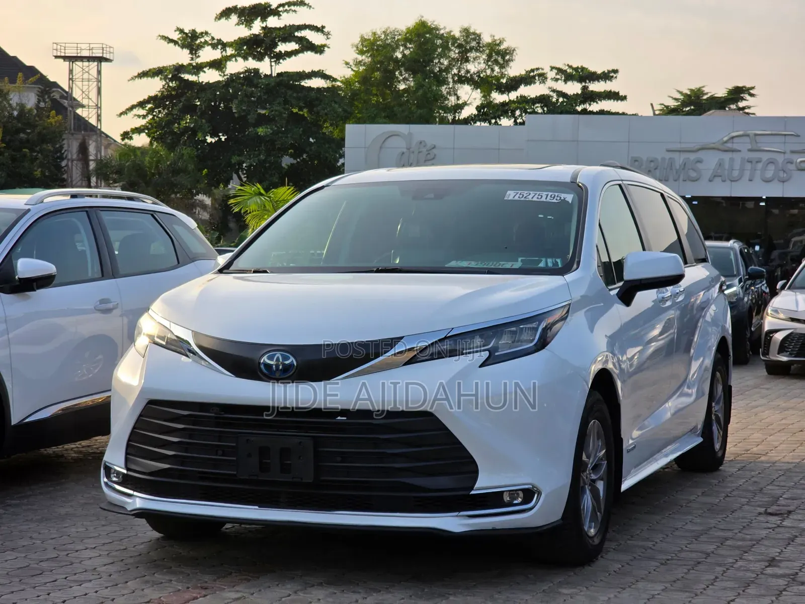 Toyota Sienna 2022 White