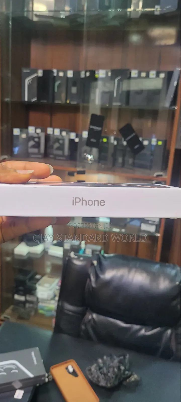 New Apple iPhone 16 Pro Max 256 GB Gold