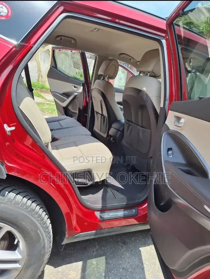 Hyundai Santa Fe 2017 Red