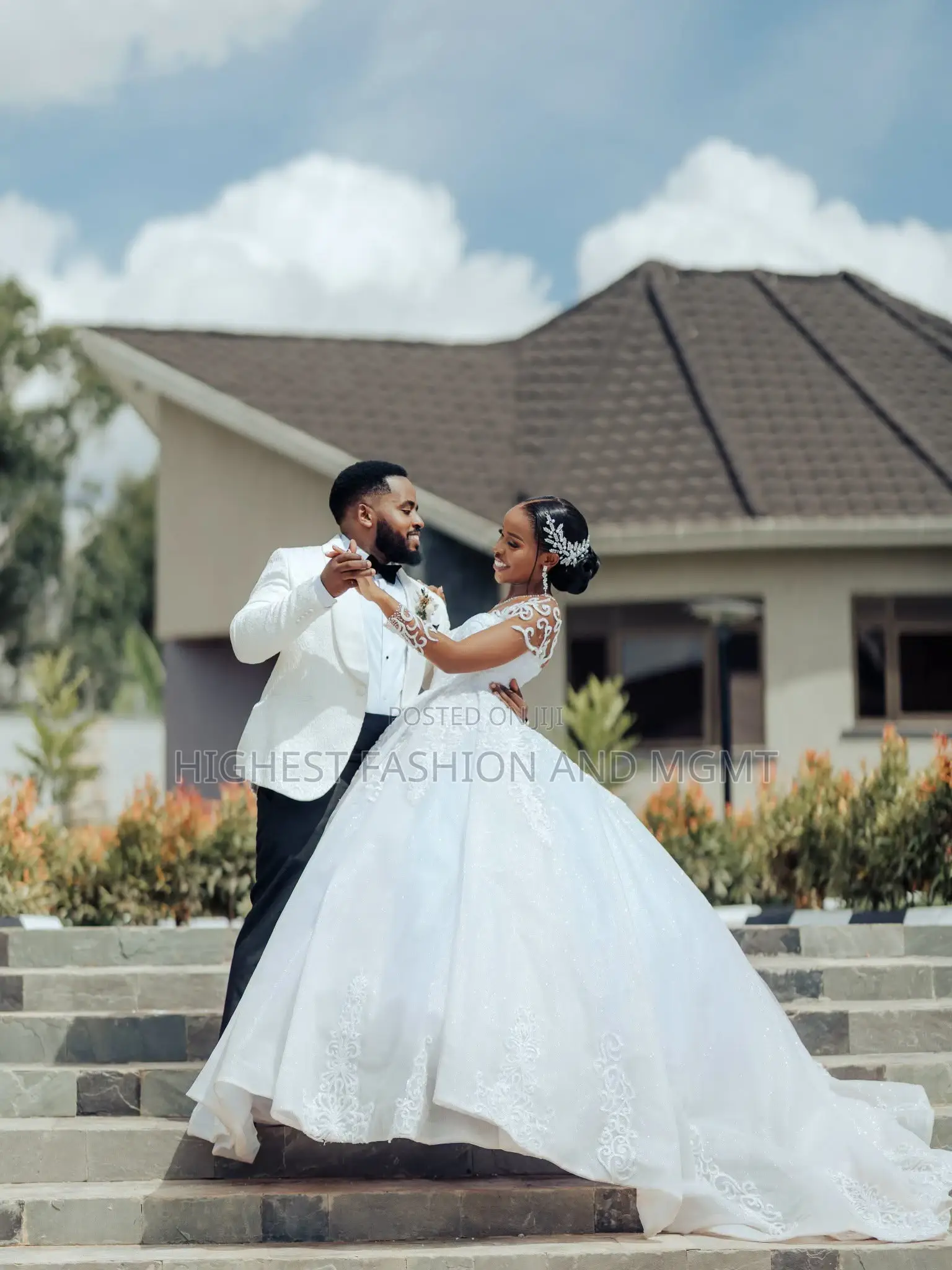 Luxury Fairytale Lace Bridal Dress