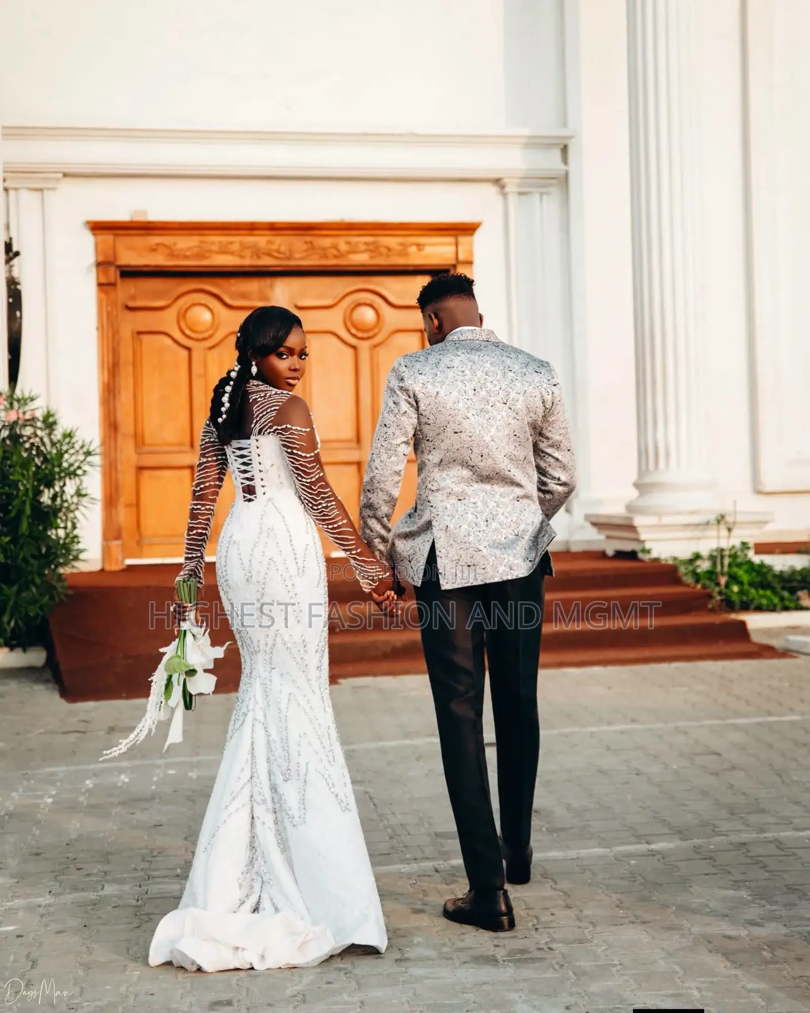 Elegant Mermaid Wedding Gown With Slit
