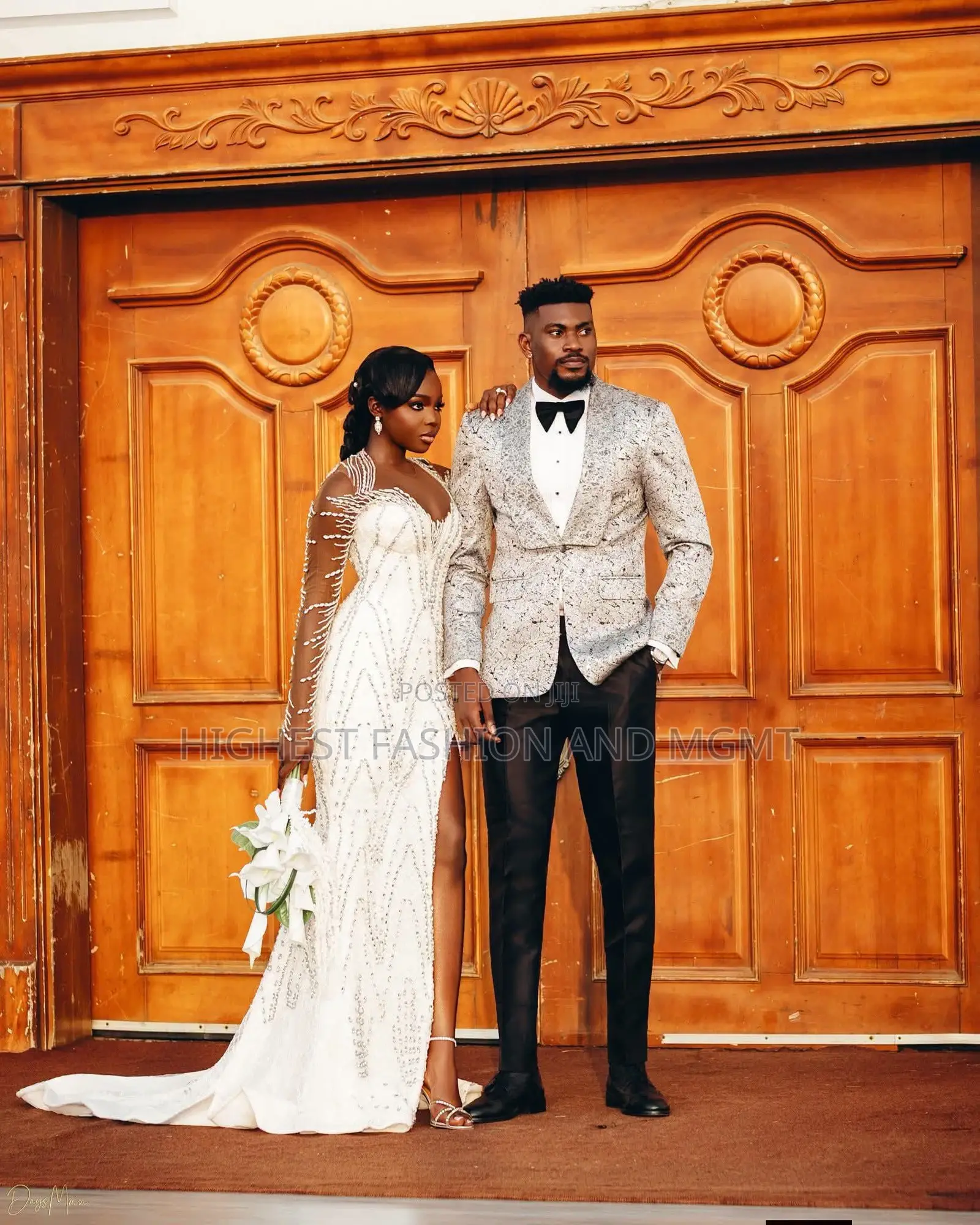Elegant Mermaid Wedding Gown With Slit