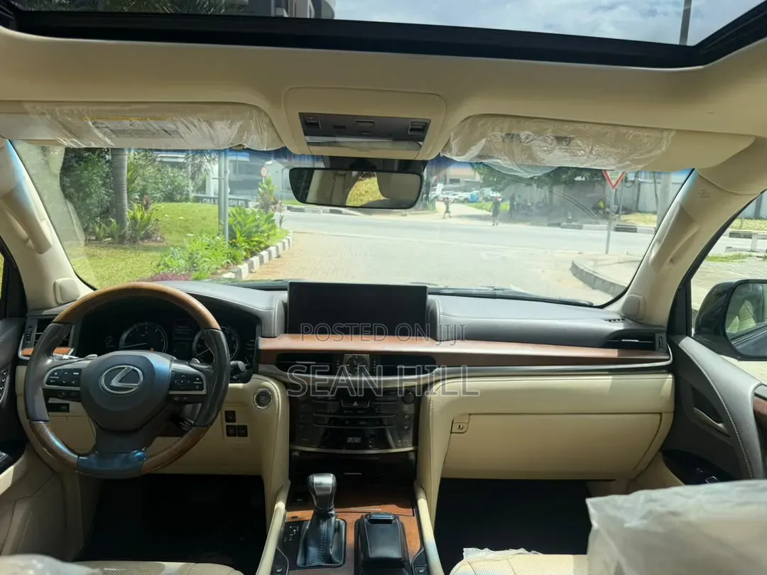 Lexus LX 2016 Gray