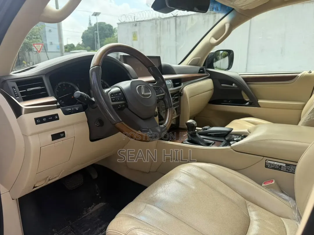 Lexus LX 2016 Gray