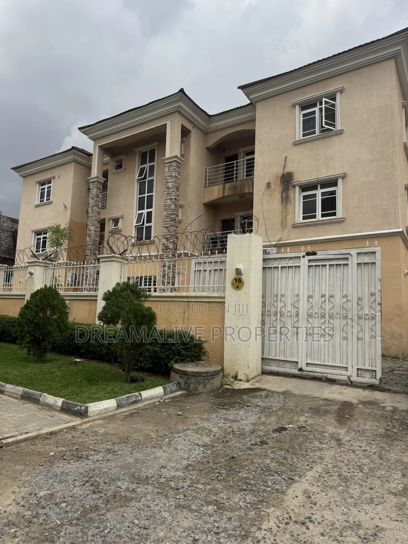 3bdrm Apartment in Wuye for sale