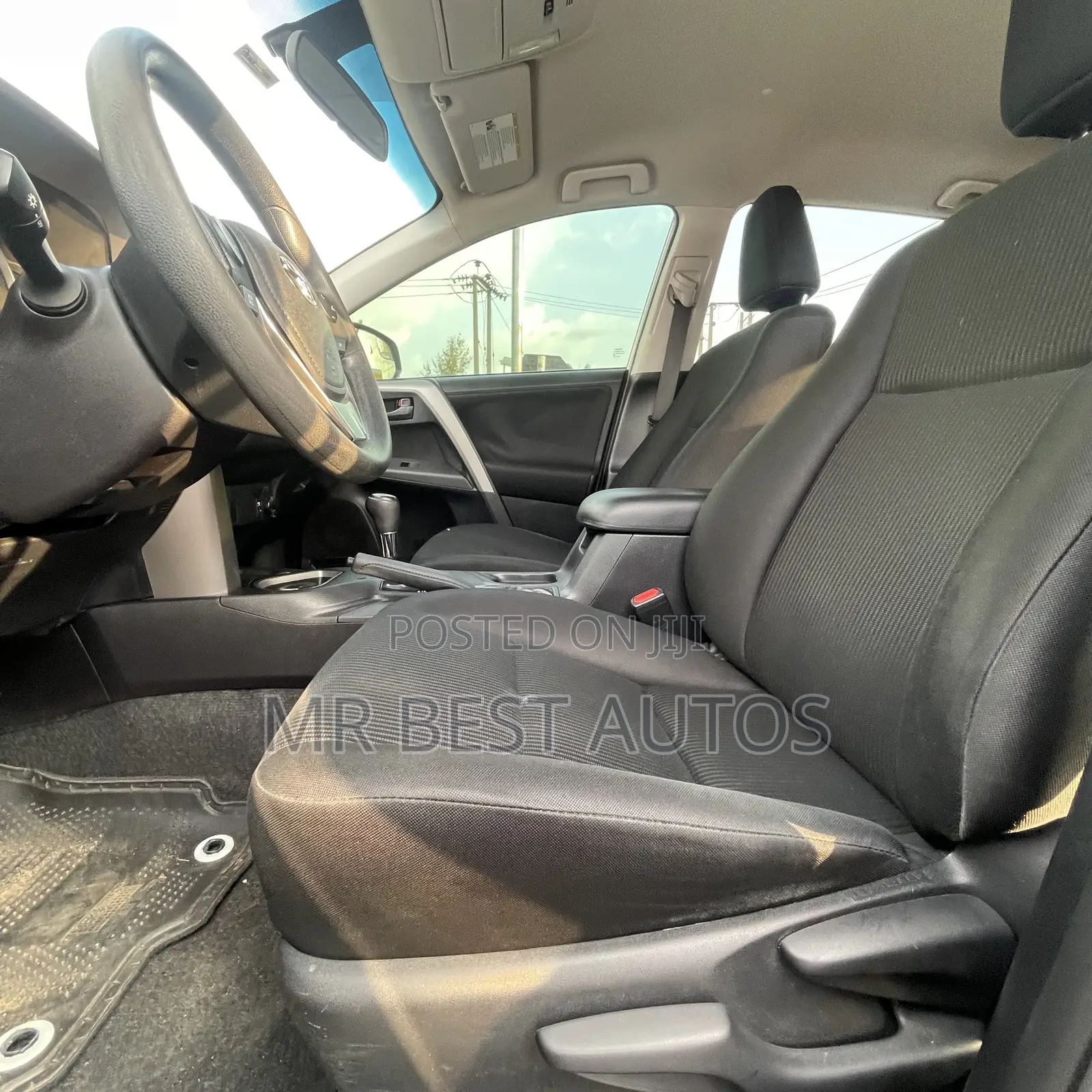 Toyota RAV4 LE AWD (2.5L 4cyl 6A) 2017 White