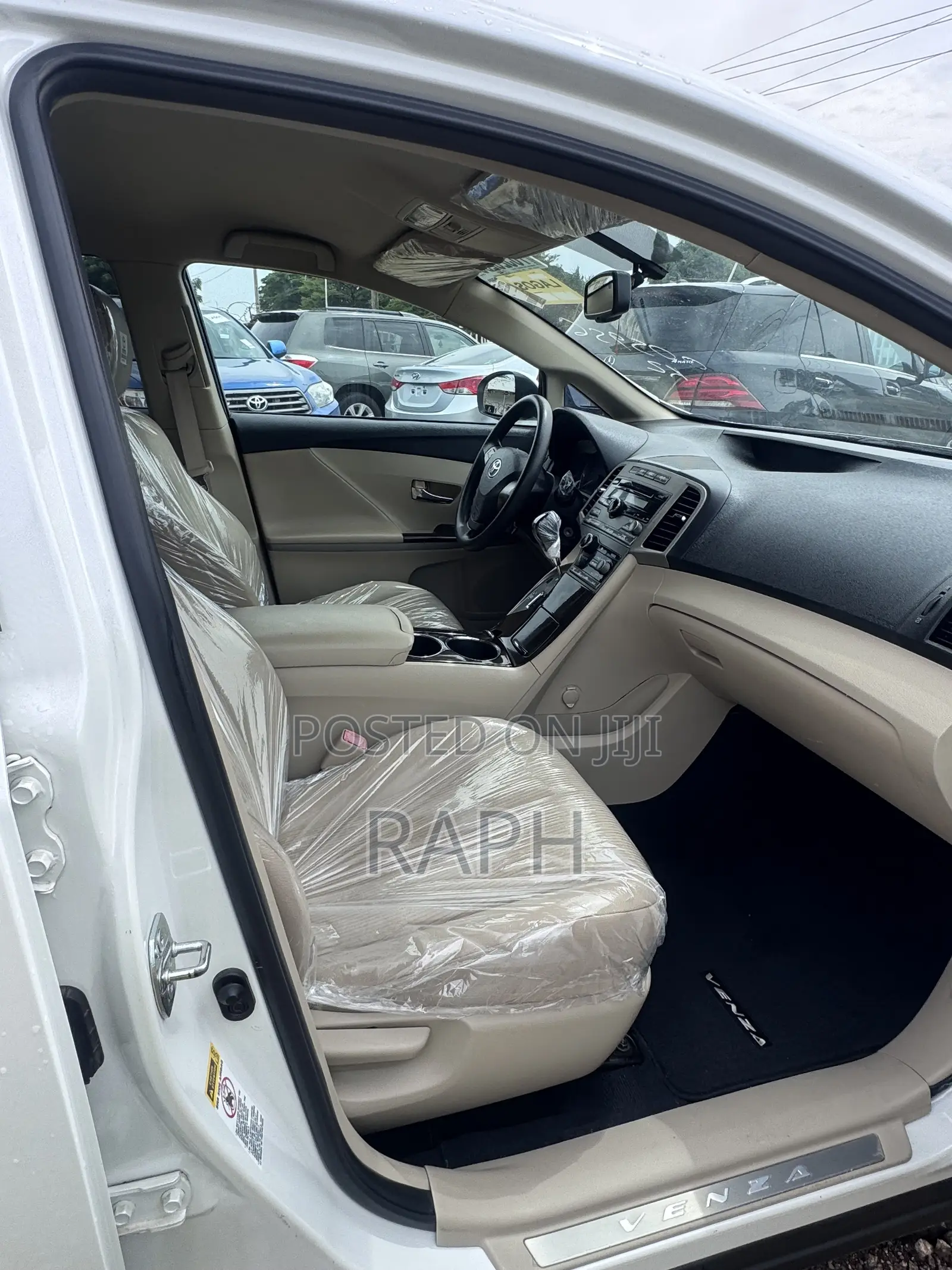 Toyota Venza LE 2010 White