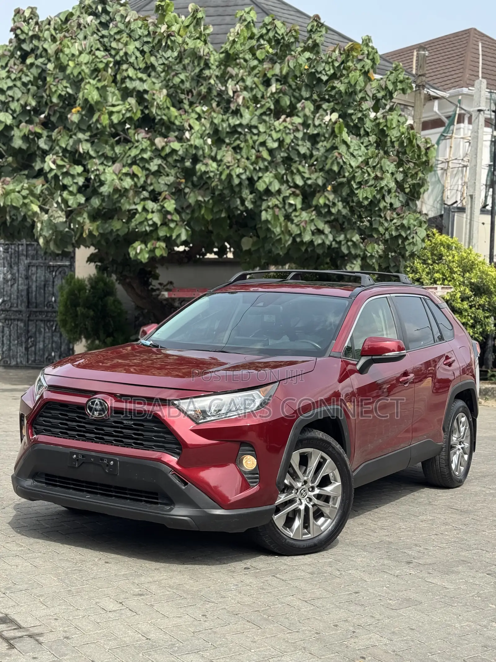 Toyota RAV4 XLE AWD 2019 Red