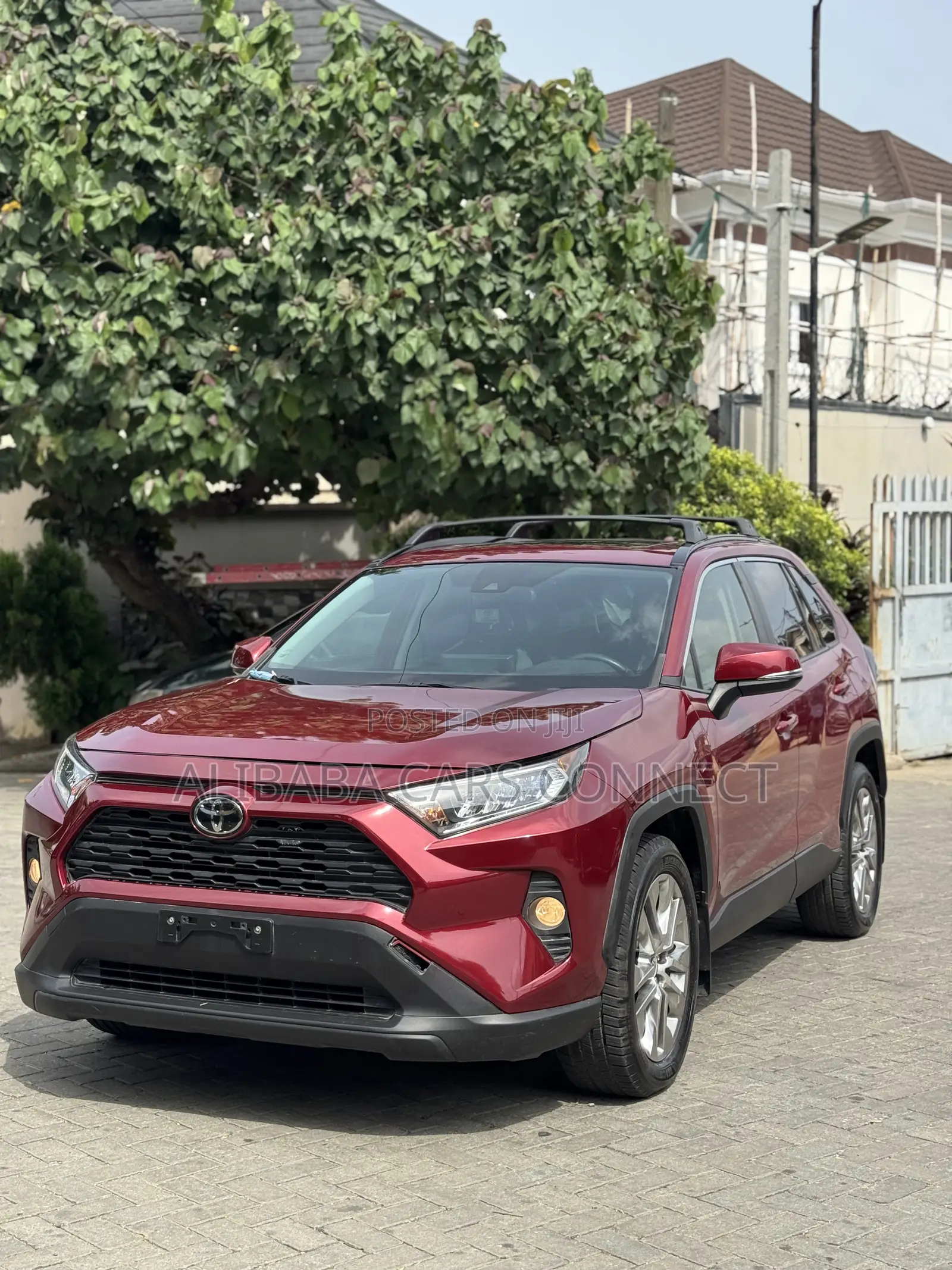 Toyota RAV4 XLE AWD 2019 Red