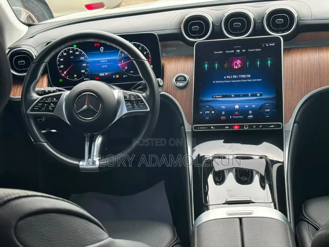 Mercedes-Benz GLC-Class GLC 300 2024 White