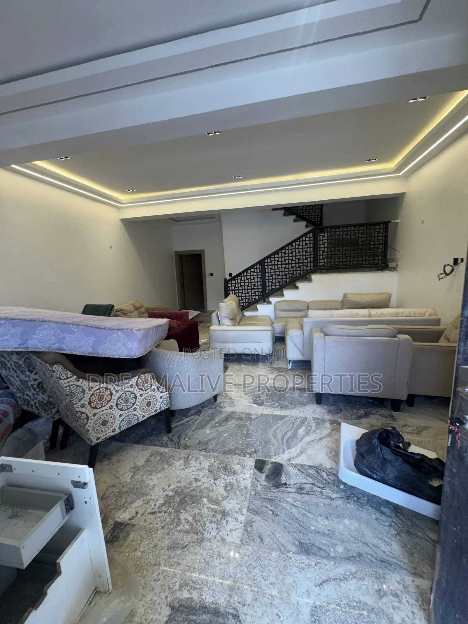 4bdrm Duplex in Jahi for sale