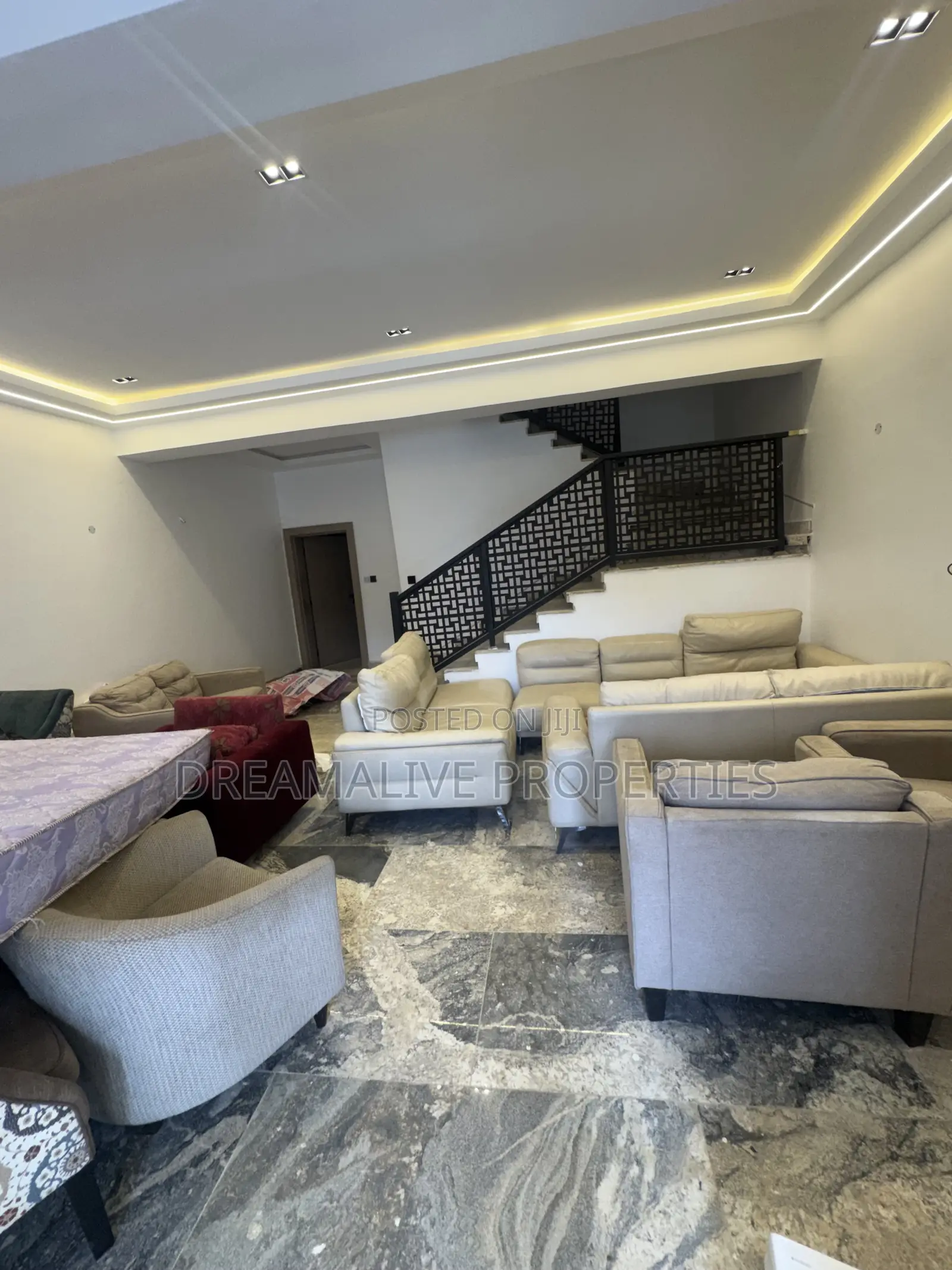 4bdrm Duplex in Jahi for sale