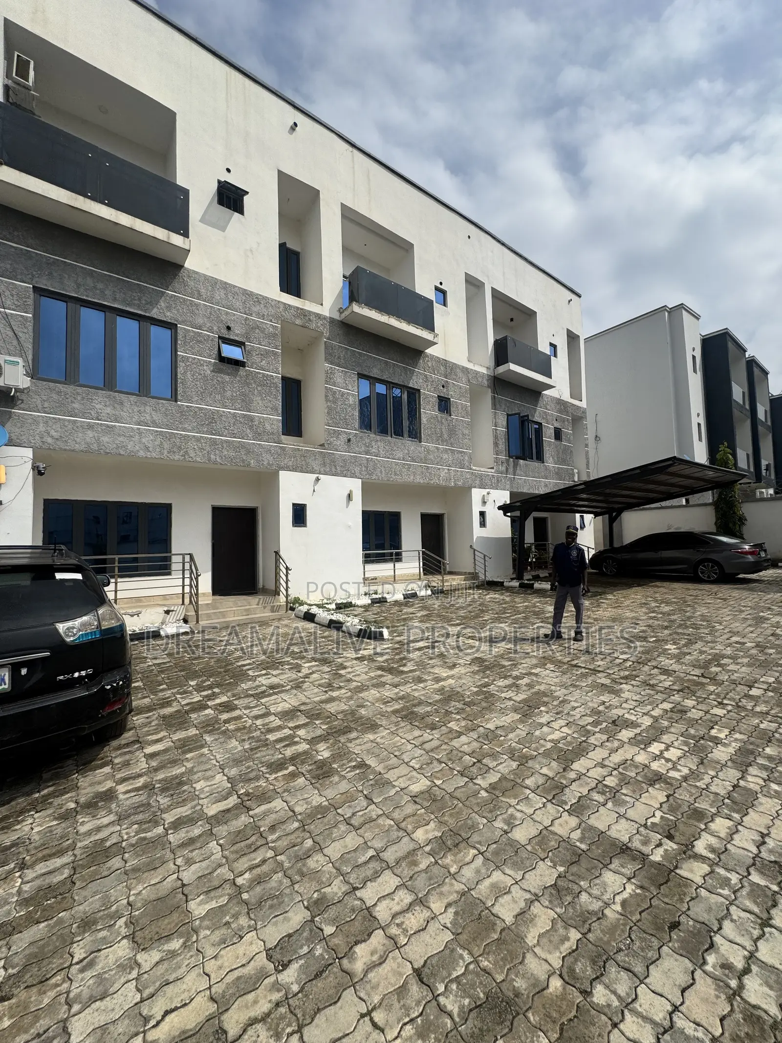 4bdrm Duplex in Jahi for sale