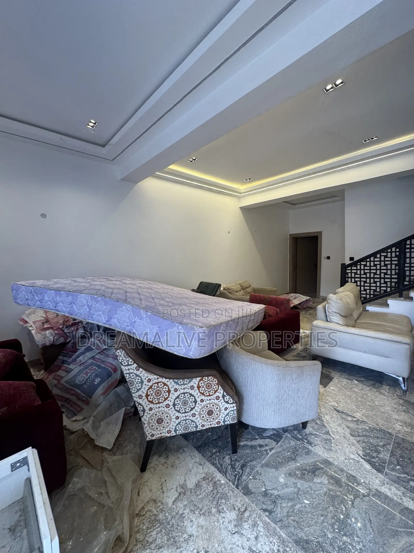 4bdrm Duplex in Jahi for sale