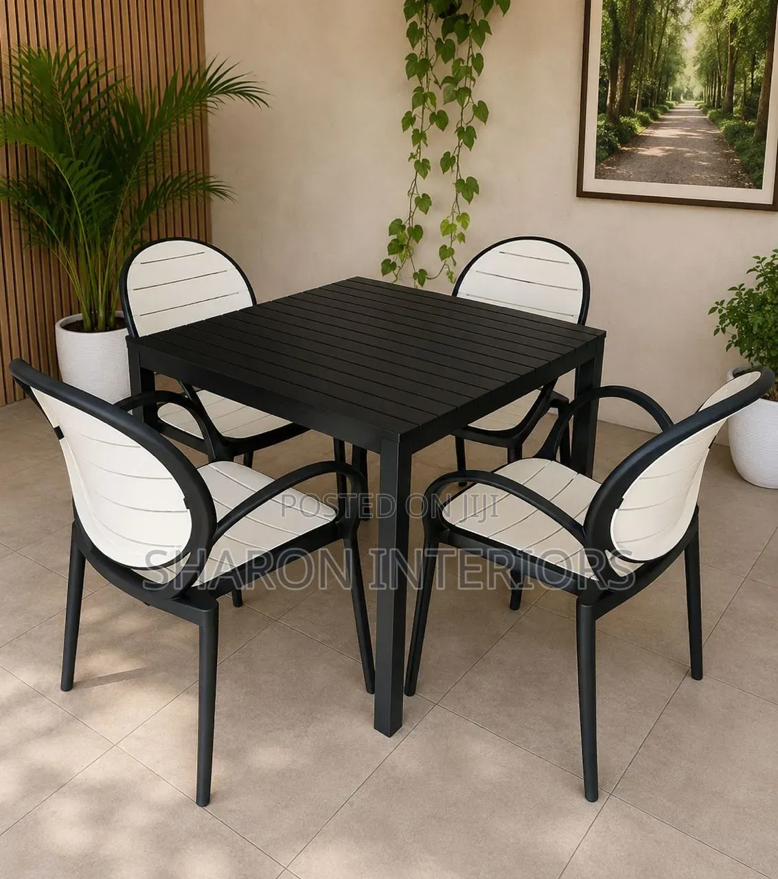 Versatile 4-Seater Outdoor Dining Set