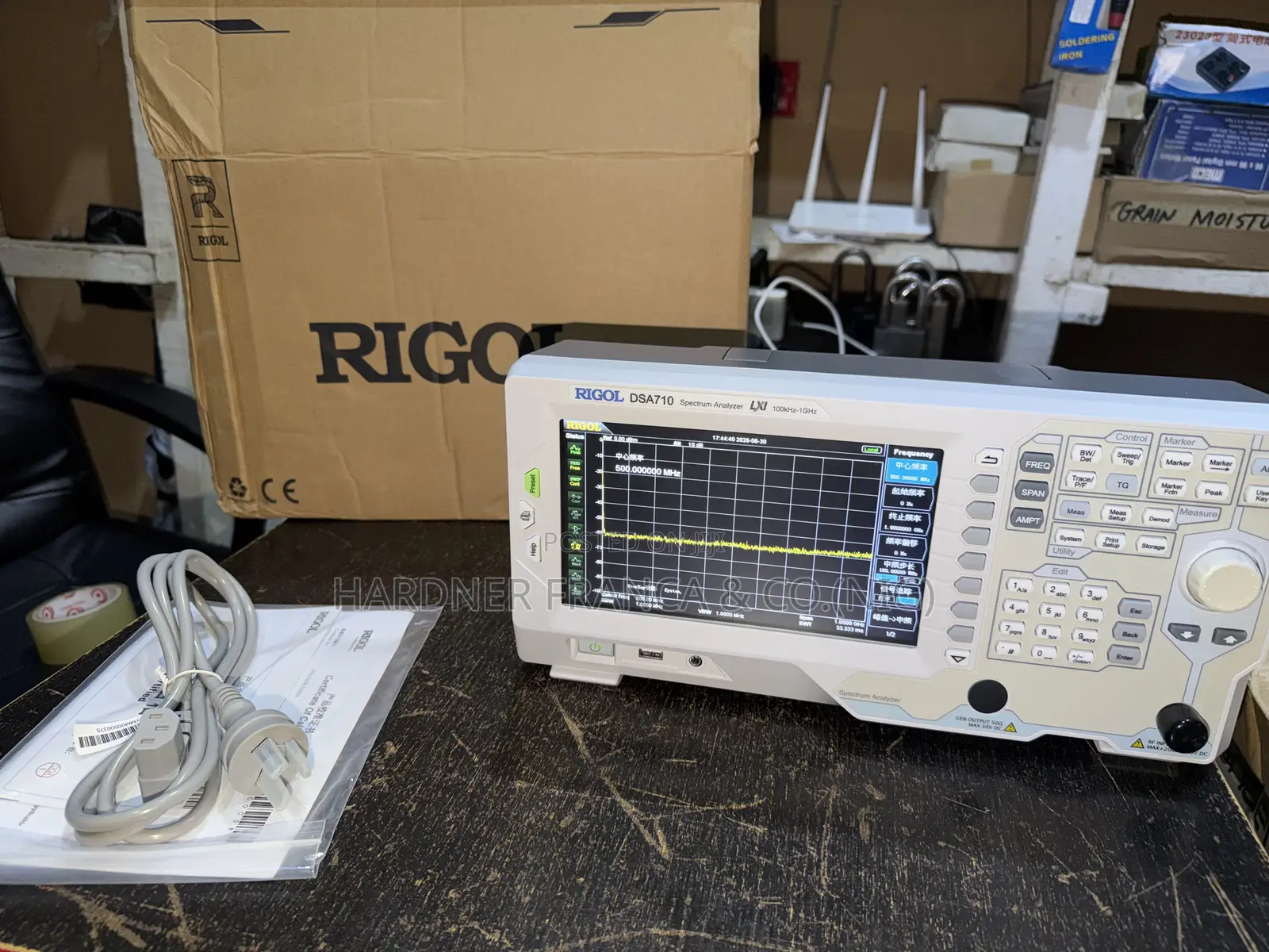 Spectrum Analyzer (Rigol Dsa710)