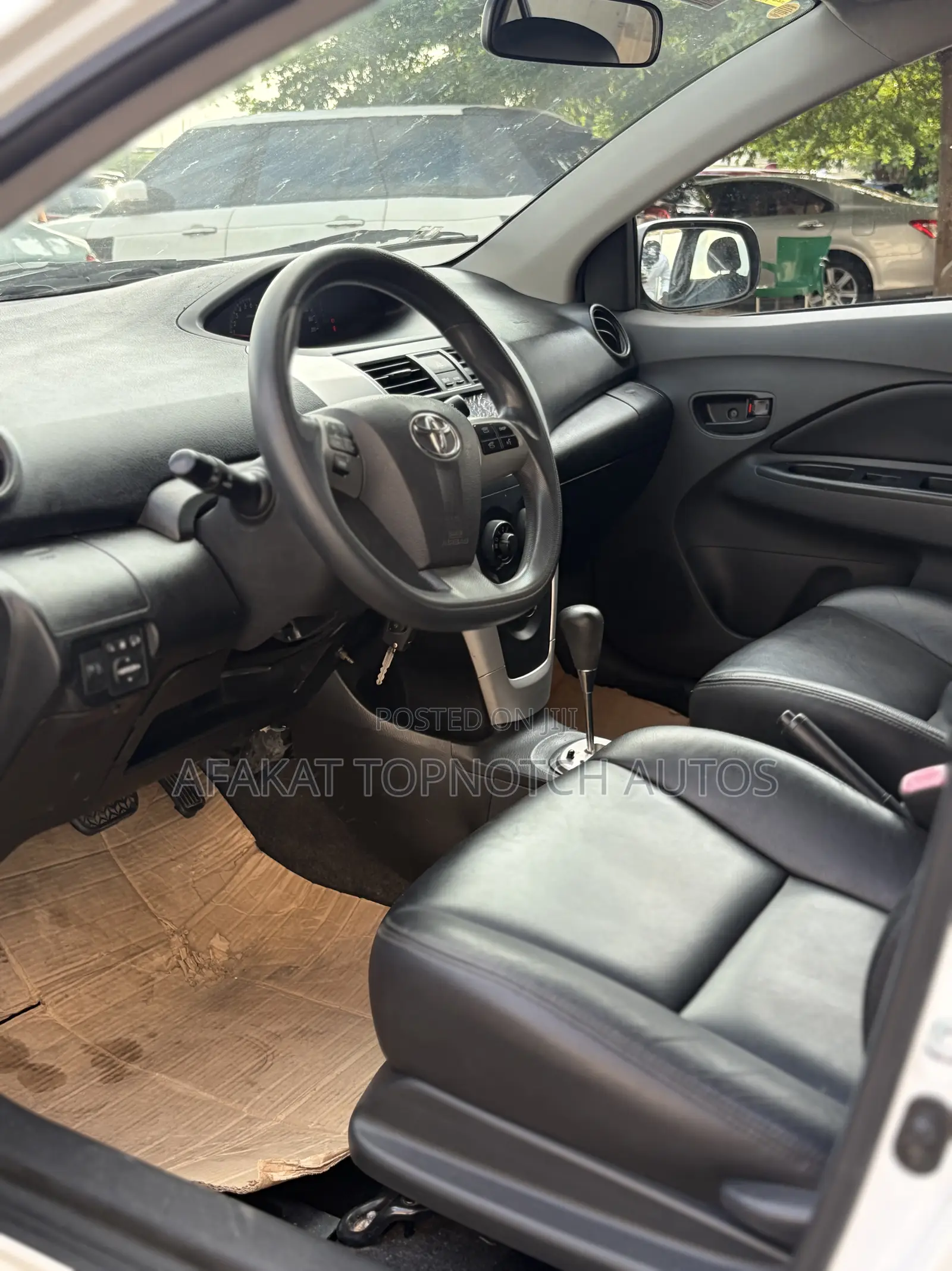 Toyota Yaris 2010 White