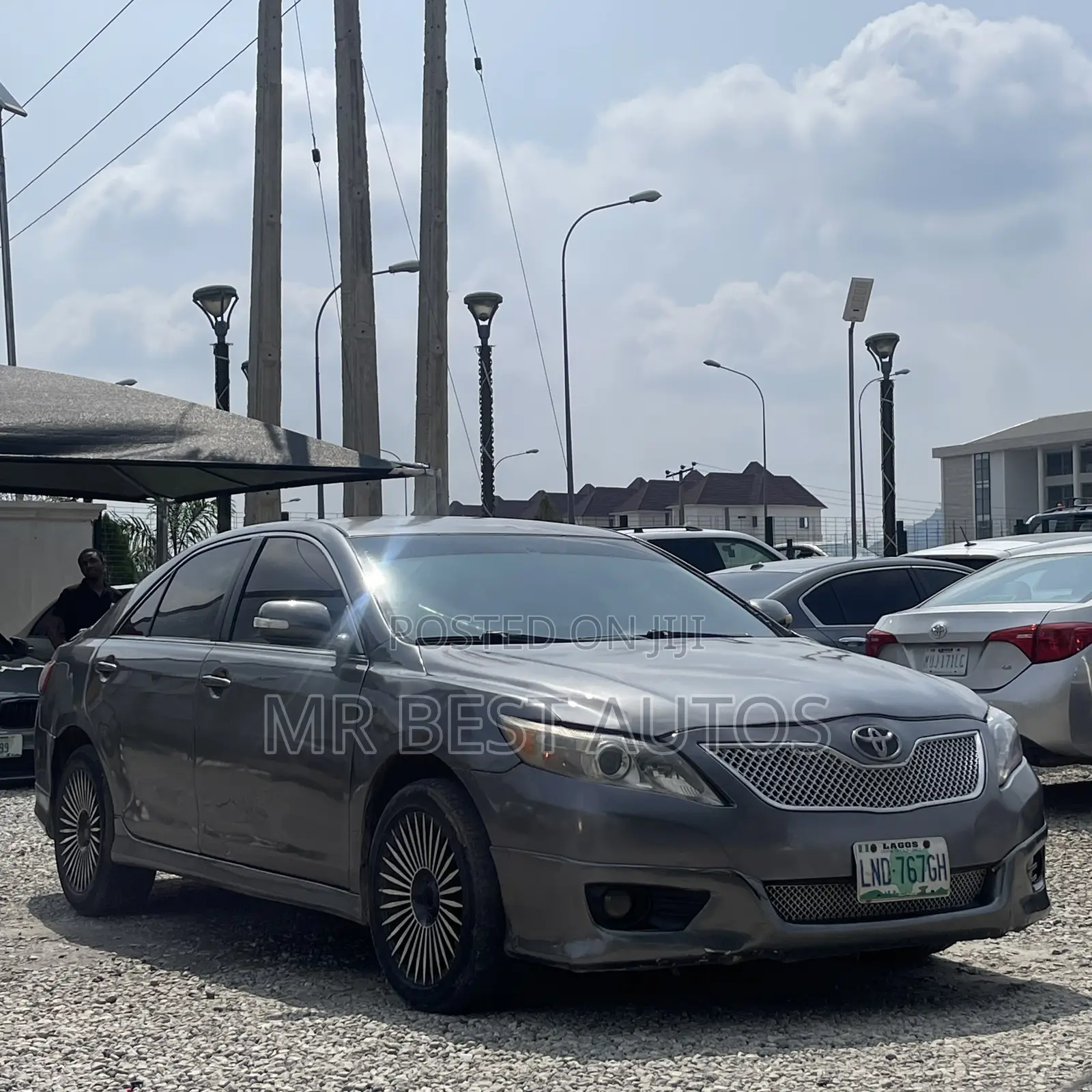 Toyota Camry SE 4dr Sedan (2.5L 4cyl 6A) 2011 Gray