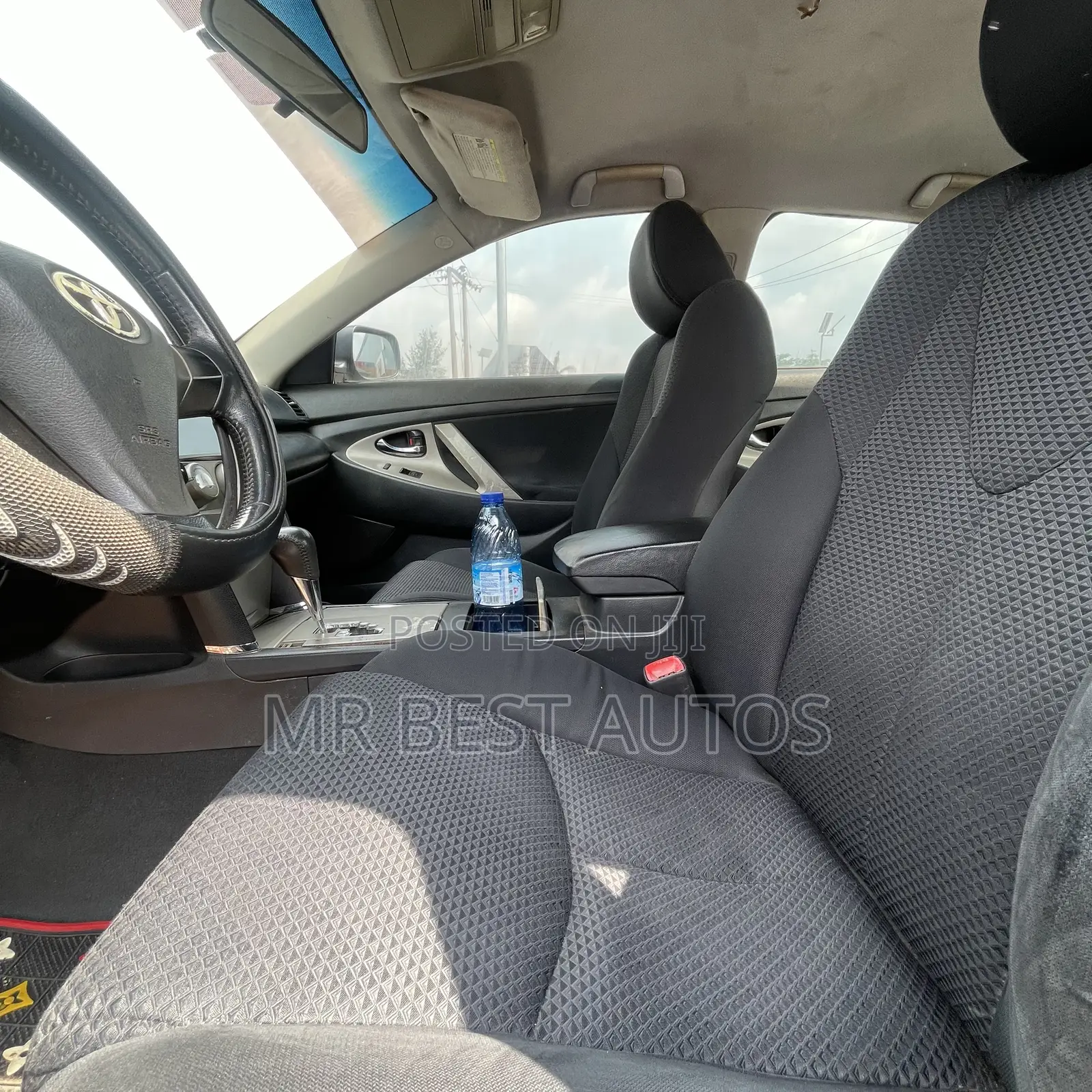 Toyota Camry SE 4dr Sedan (2.5L 4cyl 6A) 2011 Gray