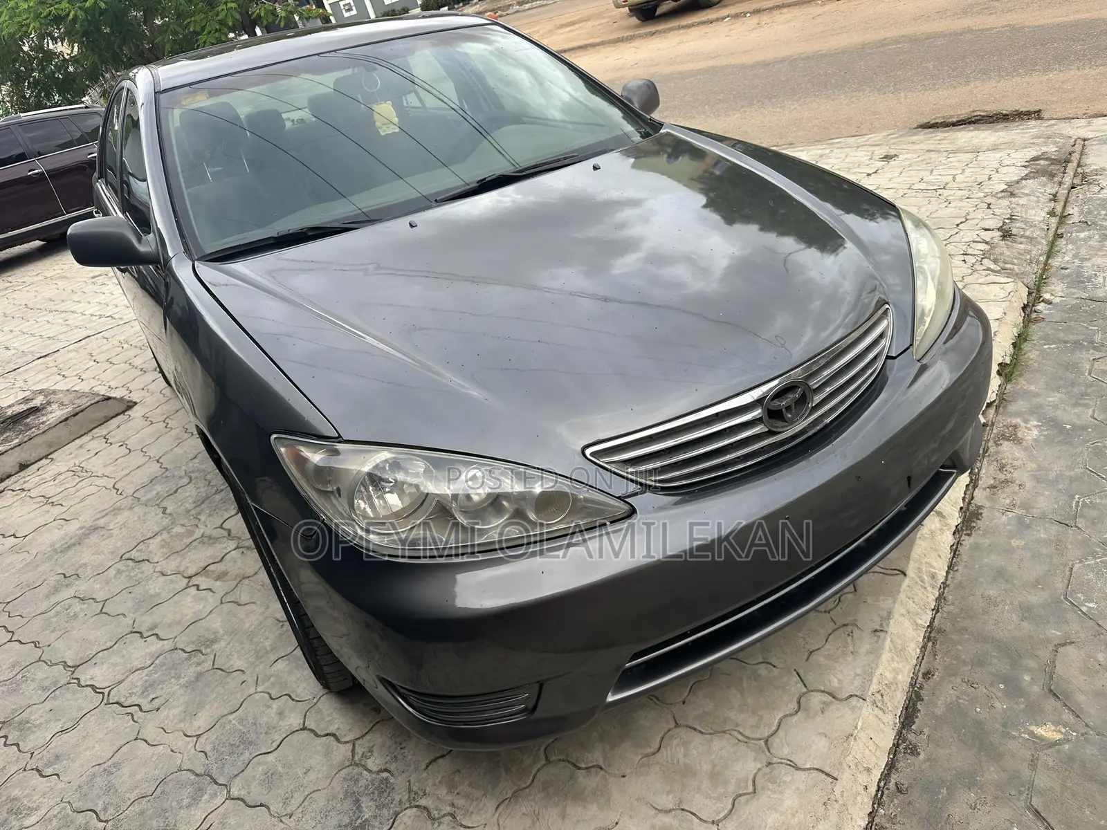 Toyota Camry LE 4dr Sedan (2.4L 4cyl 5A) 2005 Gray