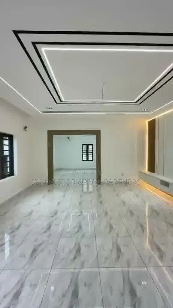 Luxury 5-Bedroom Detached Duplex Penthouse