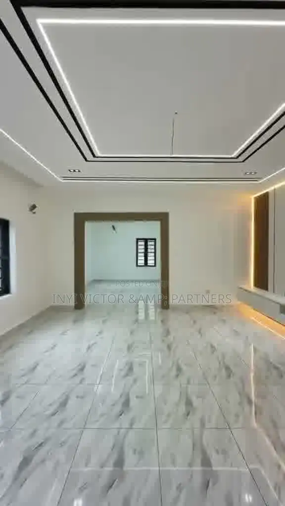 Luxury 5-Bedroom Detached Duplex Penthouse