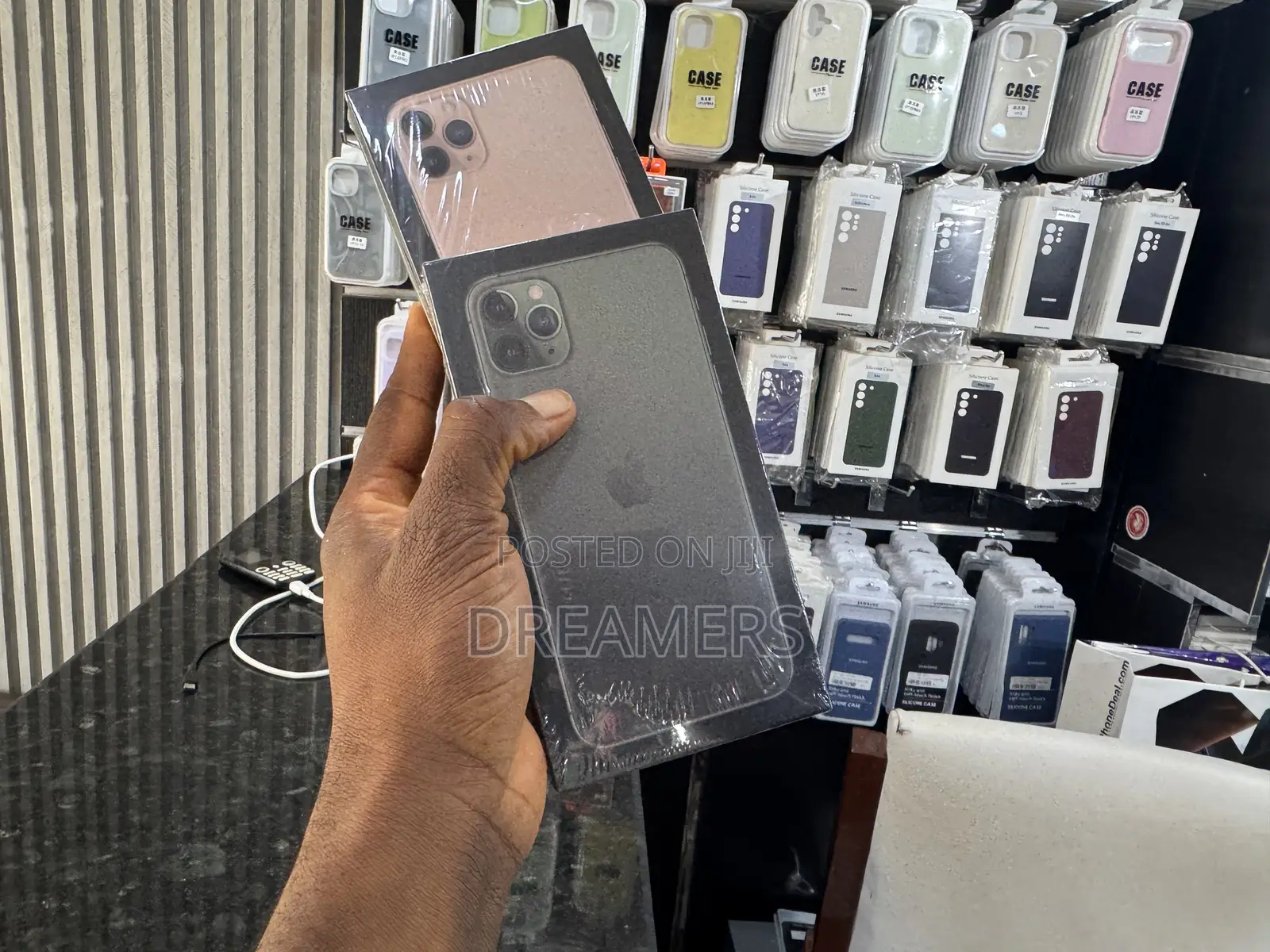 New Apple iPhone 11 Pro Max 256 GB Green