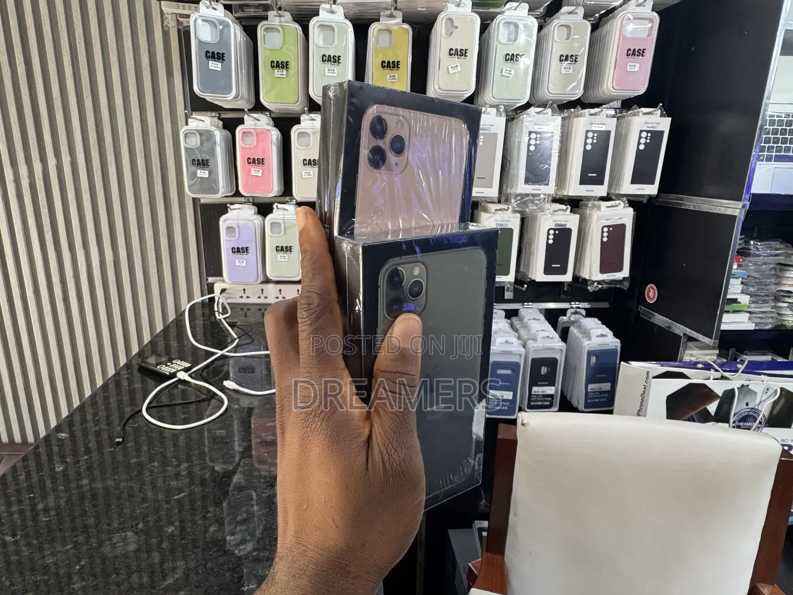 New Apple iPhone 11 Pro Max 256 GB Green