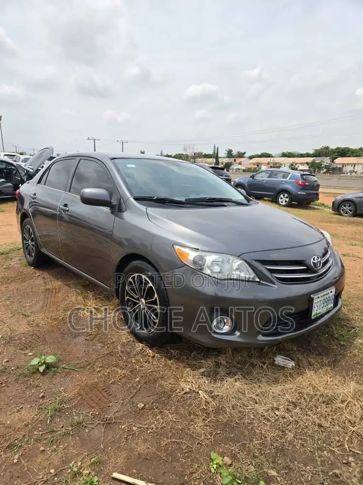 Toyota Corolla 2013 Gray