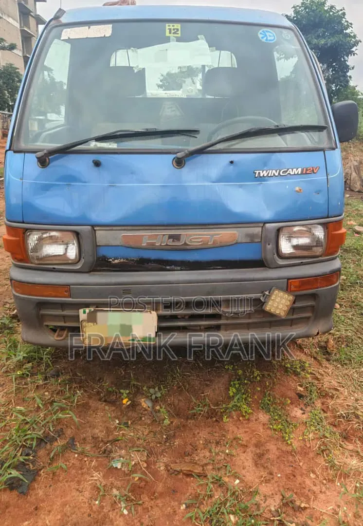Diahatsu Shuttle Pickup 2004 Model Blue