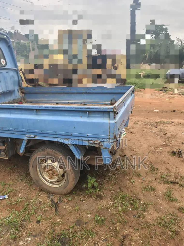 Diahatsu Shuttle Pickup 2004 Model Blue