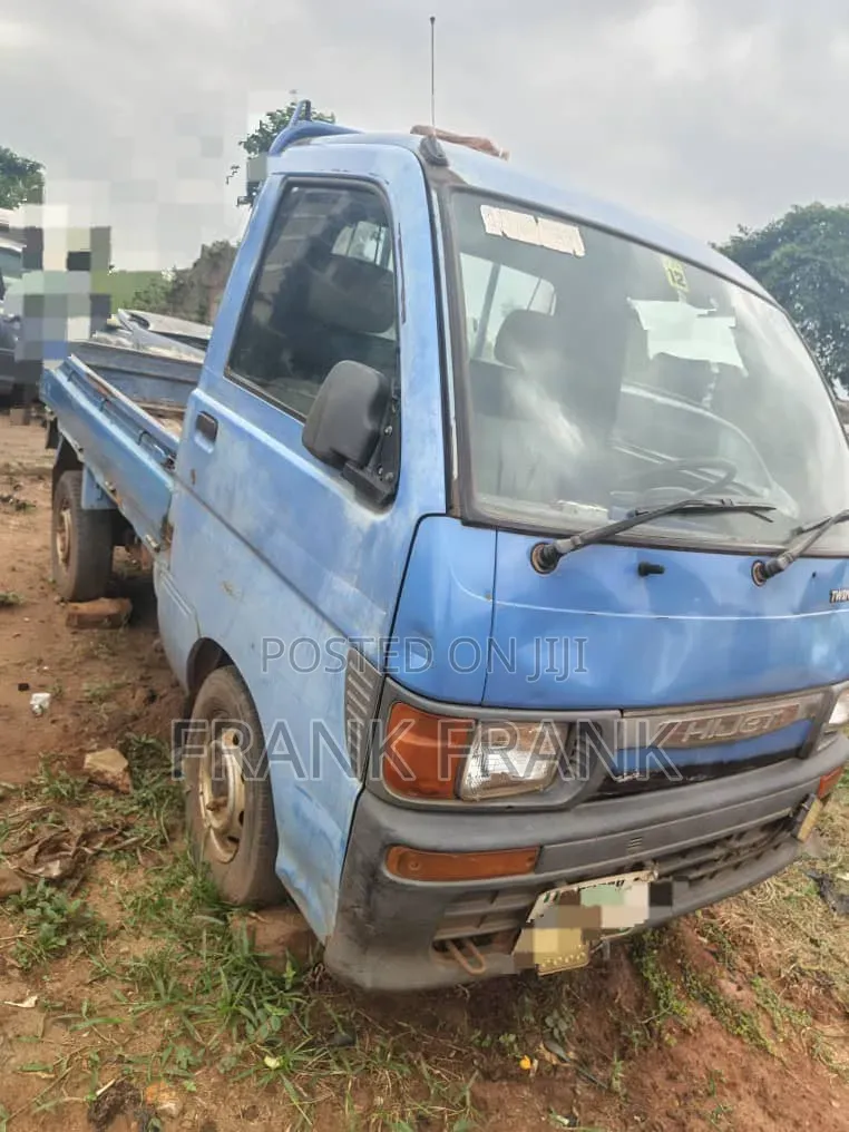 Diahatsu Shuttle Pickup 2004 Model Blue