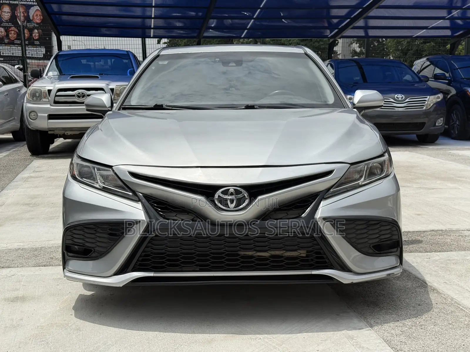 Toyota Camry SE Nightshade FWD 2020 Silver