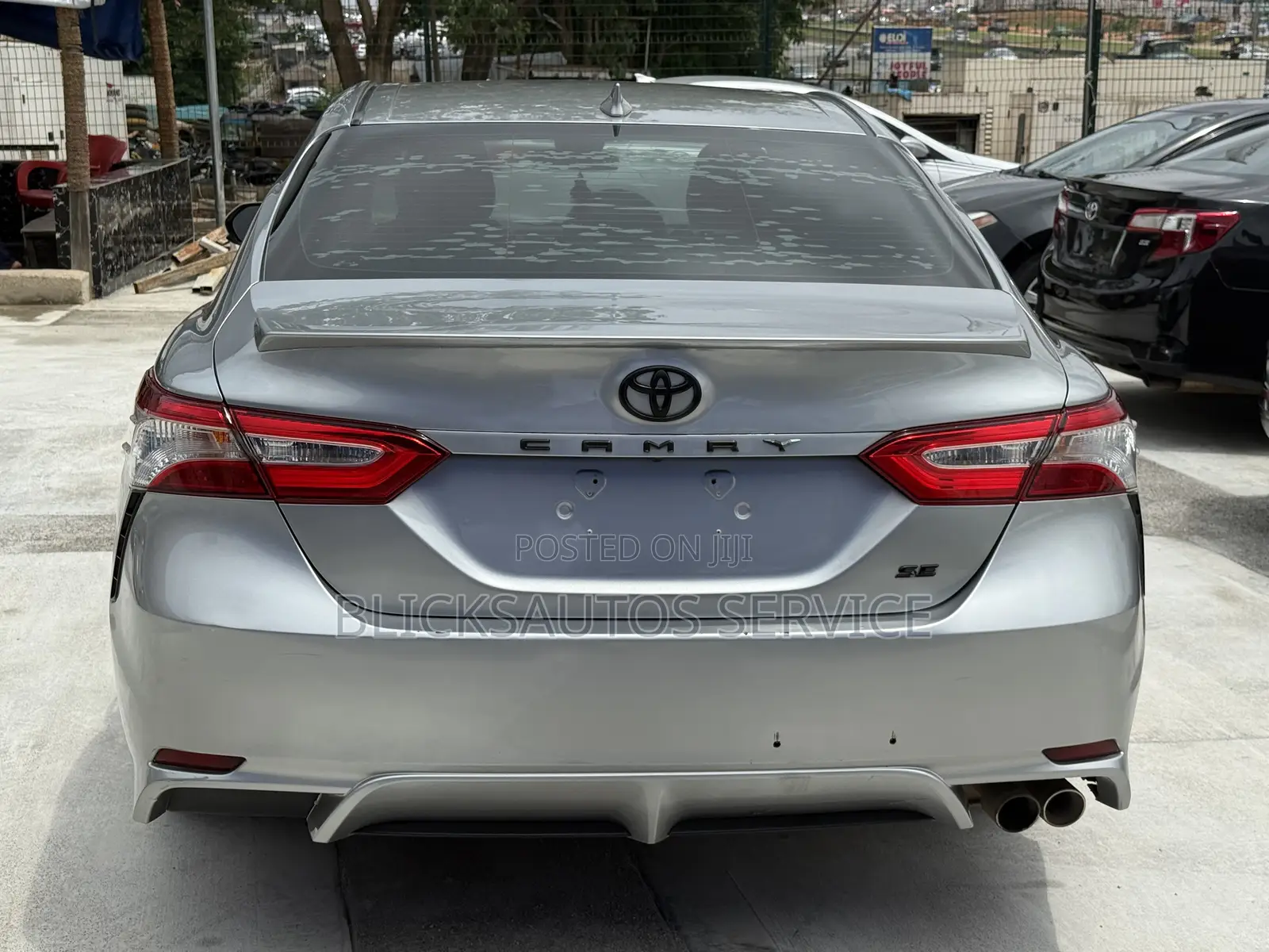 Toyota Camry SE Nightshade FWD 2020 Silver